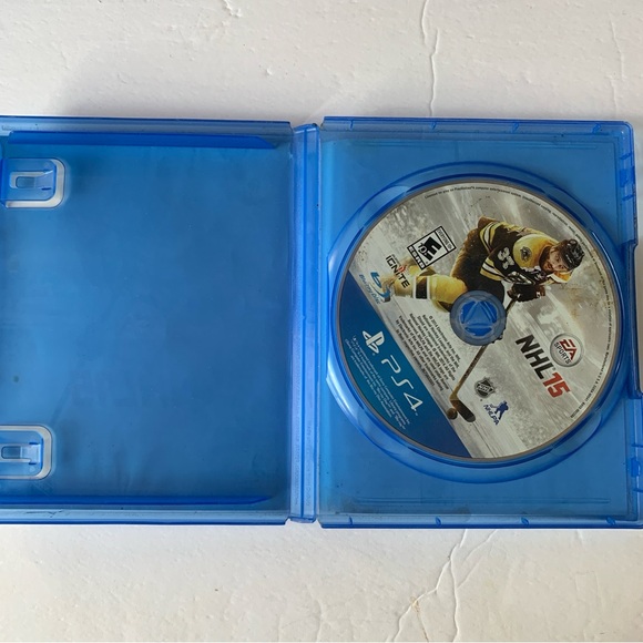 💚 PlayStation 4 Video Game Bundle - Picture 8 of 8